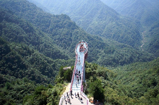 门票:免费 地址:重庆市酉阳县龙潭镇 石柱县 71.大风堡