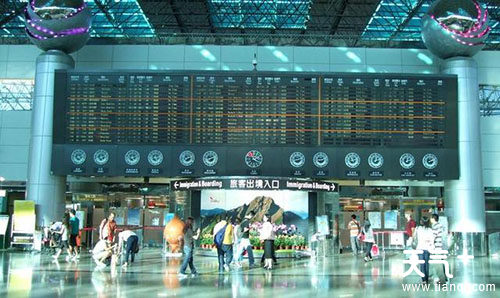 台南机场,嘉义机场,澎湖马公机场都比较小.