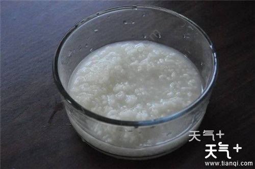 煮粥放多少水合适 电饭煲煮粥水和米的比例