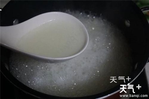 煮粥放多少水合适 电饭煲煮粥水和米的比例