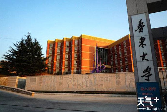 烟台大学简称烟大,是山东省属重点综合类大学.