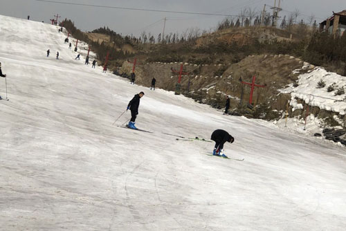 九龙国际滑雪场