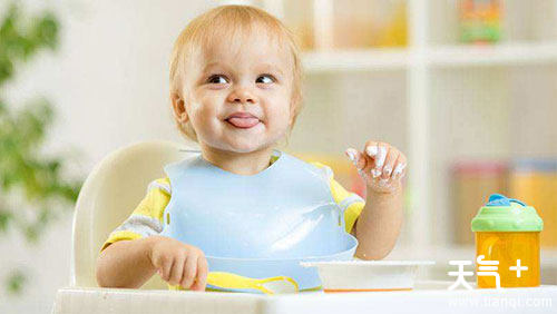 宝宝多大可以吃辅食 宝宝辅食要吃到多大