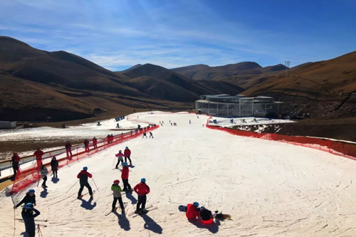 会泽乌蒙山国际滑雪场