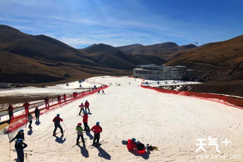 会泽乌蒙山国际滑雪场