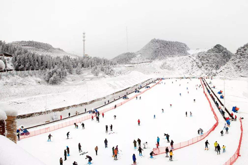 乌蒙滑雪场