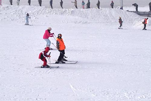 兴安湖度假村滑雪场