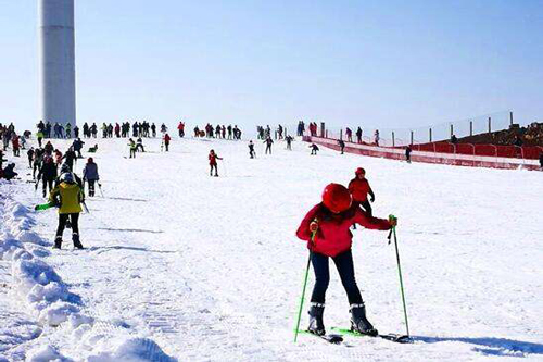 百里荒冰雪世界滑雪场