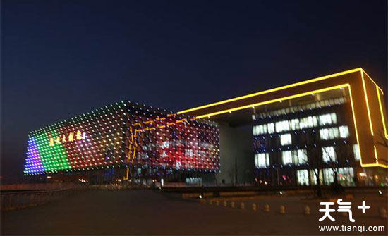 2,滨州市文化馆位于文化中心北侧,自2015年12月免费开放以来,进馆总