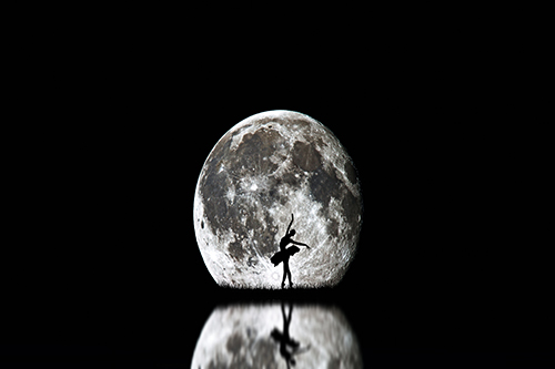 梦见月亮是什么意思  梦见月亮有什么预兆