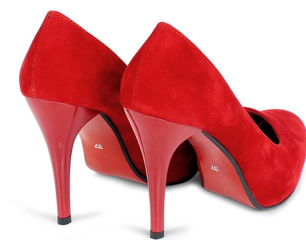 女人梦见红色的鞋子是什么意思 梦见红色的鞋子预兆什么