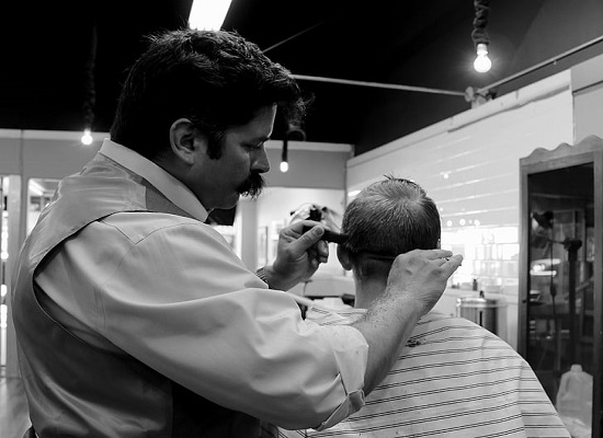 男人做梦剪头发是什么意思 男人做梦剪头发有什么预兆
