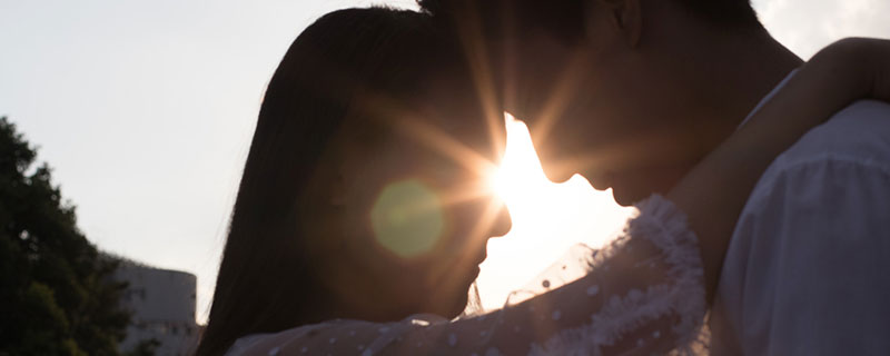 梦见和前女友接吻是什么意思 梦到和前女友接吻有什么预兆