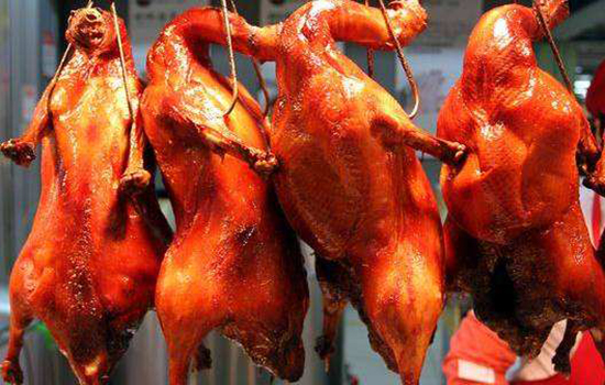 芜湖红皮鸭子不算出名,知道它美味的只是芜湖人以及在芜湖吃过的人.