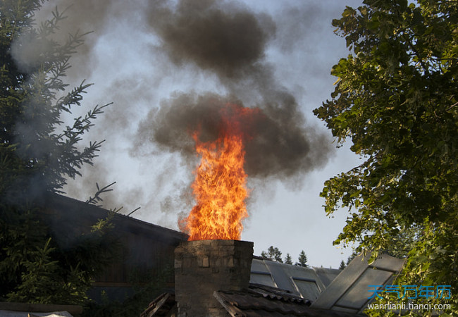 梦见自己家房子着火了有什么征兆 梦见自己家房子着火了预示什么