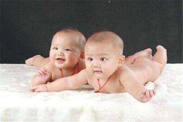 梦到自己生双胞胎男孩是什么意思 梦到自己生双胞胎男孩预示着什么