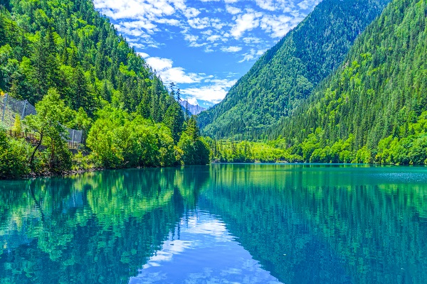 清江画廊的交通指南