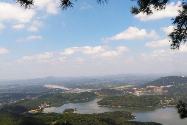 斗方山位于哪里