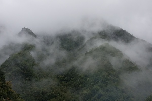 神农架天生桥景区的地点