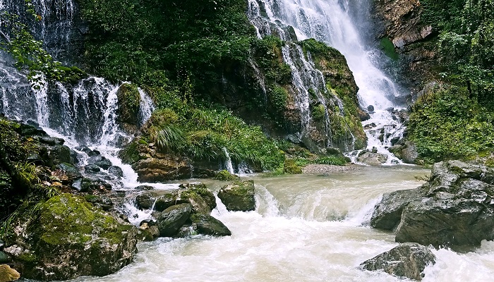神农架天生桥景区的介绍