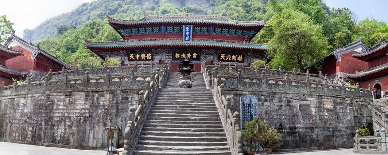 武当山在十堰市的哪个地方