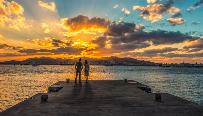 巨蟹男有好感的初期表现 巨蟹男喜欢上你的征兆