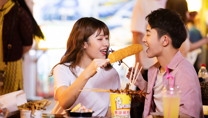 双鱼女允许你追她的暗示 双鱼女暗示男生主动追求