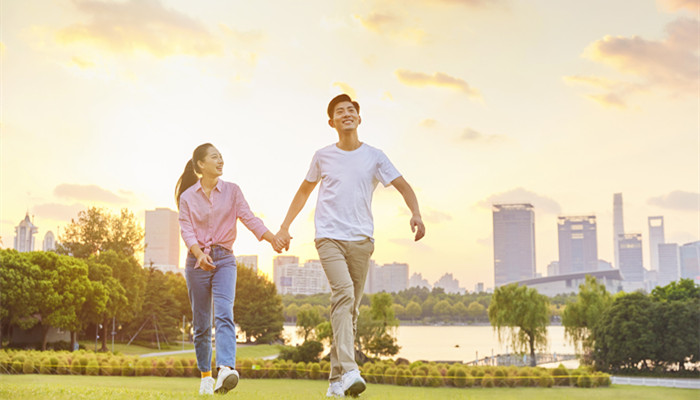 水瓶男结婚最多的星座 跟水瓶座男生结婚最多的星座