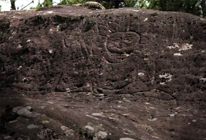 [凉山景点]博什瓦黑岩画