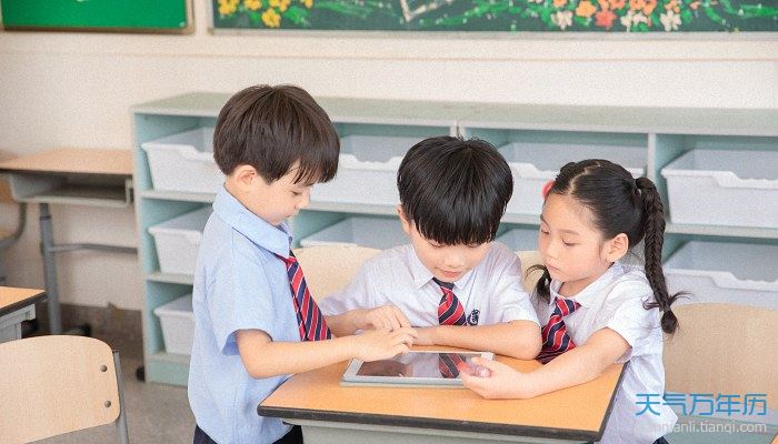 红姓宝宝起名字大全 红姓取什么名字好