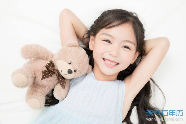 屬馬的女孩子叫什么名字好 屬馬女取什么名字最吉利