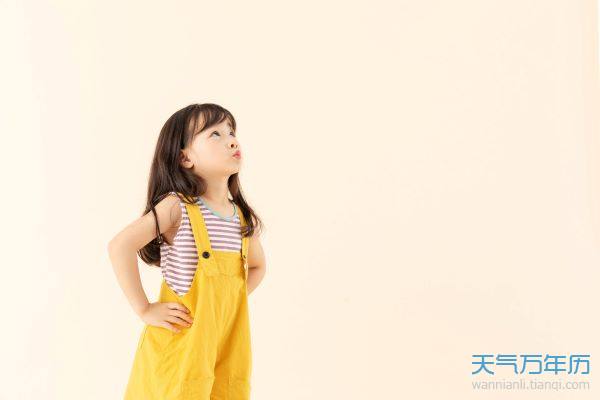 屬豬的女孩子叫什么名字好 屬豬女孩子取什么名