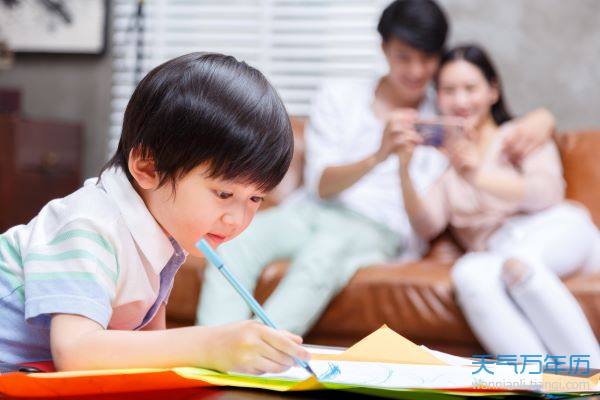 缺土有寓意的男孩名字 五行缺土男孩取名精选