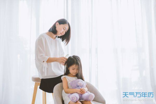 女孩五行缺水最吉利的字 五行屬水寓意最好的字女孩