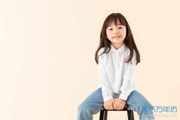 屬豬的女孩子叫什么名字好 屬豬女孩子取什么名