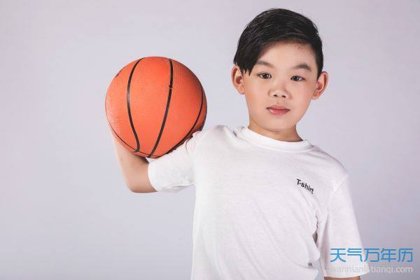屬牛的男孩子叫什么名字好 屬牛男孩取名字寓意好的字