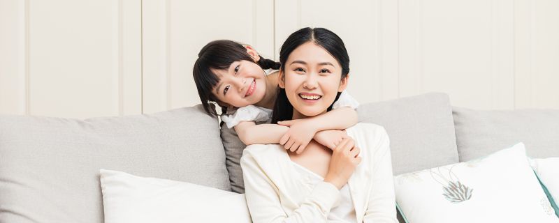 2022五行属火的字女孩用  2022五行属火女孩起名单字