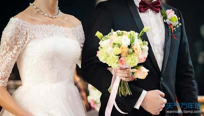 梦见自己结婚有亲戚误送丧礼用的东西，寓意与解析