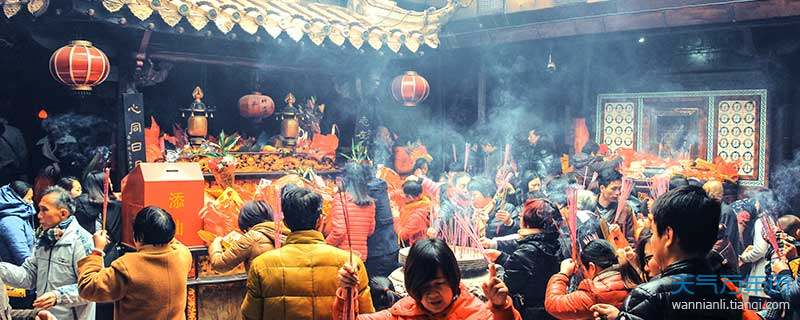 家中婚丧嫁娶,祭祀祖先,几乎无一例外都会去庙里烧香以求心安,但若是