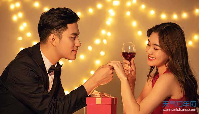 梦境启示，梦见前女友与旁人订婚的深层含义