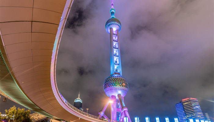 东方明珠塔哪一年建成的 东方明珠塔几几年建成