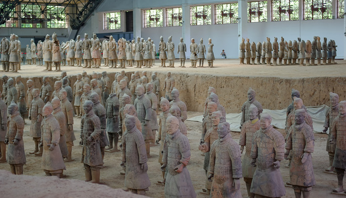 兵马俑本来的颜色是什么 兵马俑的颜色