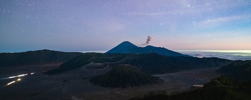 摄图网_501550463_banner_印尼布罗莫火山星空（企业商用）.jpg