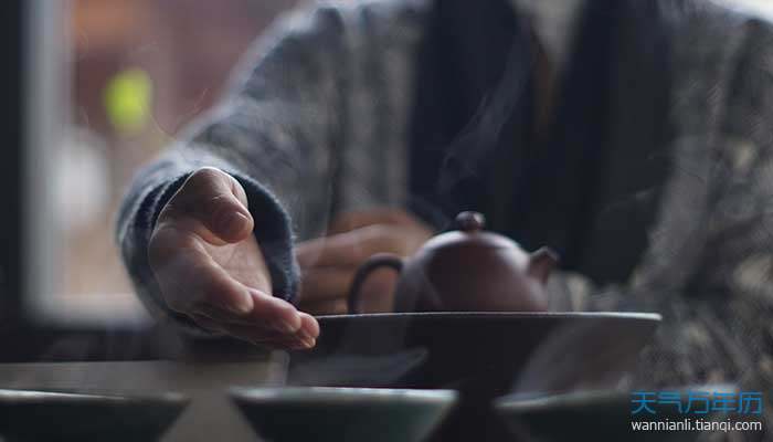 喝茶发朋友圈幽默句子发朋友圈晒喝茶配文