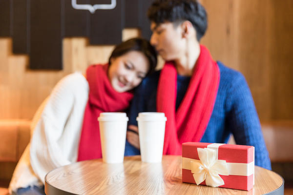 水瓶座遇到真爱的反应 水瓶座爱上一个人的特征