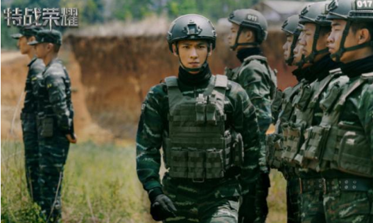 杨洋偷看小抄是怎么回事 杨洋为什么会偷看小抄