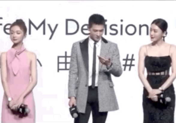 杨洋偷看小抄是怎么回事 杨洋为什么会偷看小抄