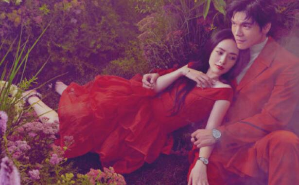 向佐郭碧婷首次封面合体 两人甜蜜合体演绎浪漫风格