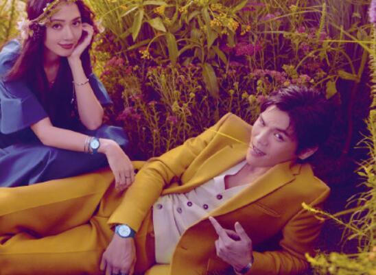 向佐郭碧婷首次封面合体 两人甜蜜合体演绎浪漫风格