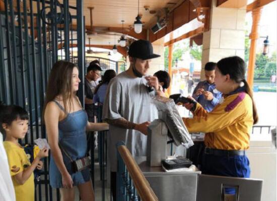 蒋劲夫承认恋情是什么情况 蒋劲夫女友正面照曝光